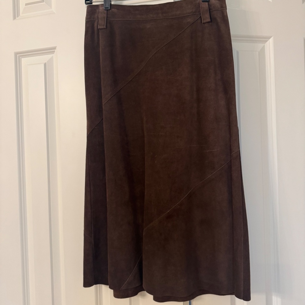 Weekend by MaxMara suede skirt - Picture 2 of 2